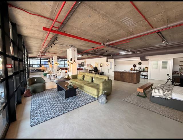 253M² RETAIL TO LET IN DE WATERKANT